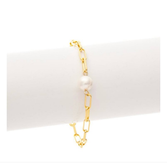 Paper Clip Chain and Fresh Water
Pearl Accent Bracelet - Picture 2 of 2